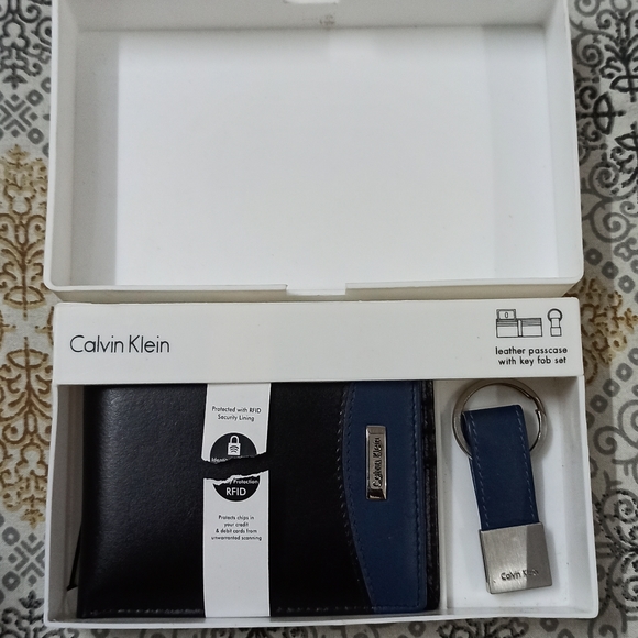 Calvin Klein Other - Calvin Klein